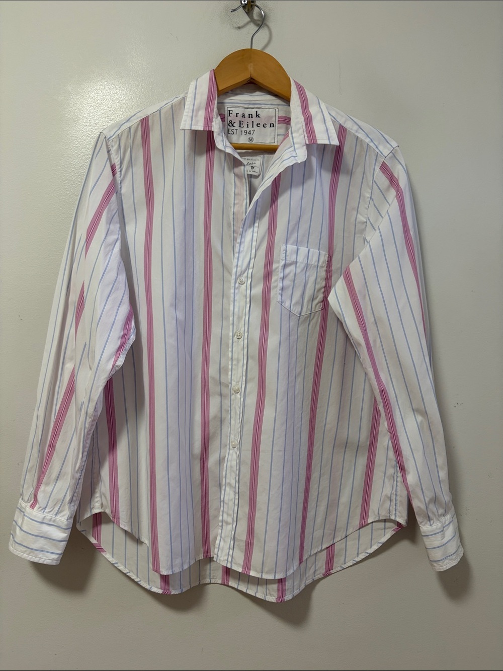 Frank & Eileen Shirt Womens Medium White Pink Blue Stripe Cotton Long Sleeve